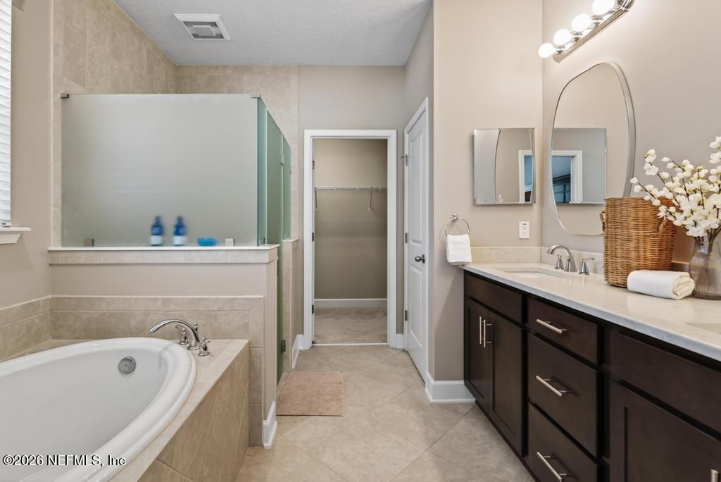 73 FOREST EDGE Drive, St. Johns