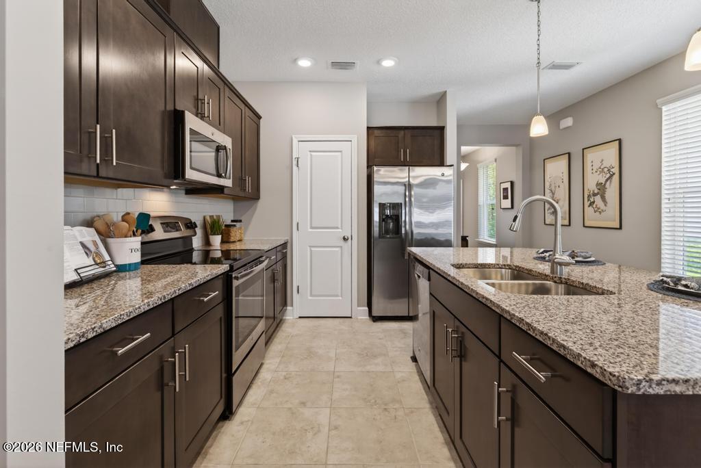 73 FOREST EDGE Drive, St. Johns