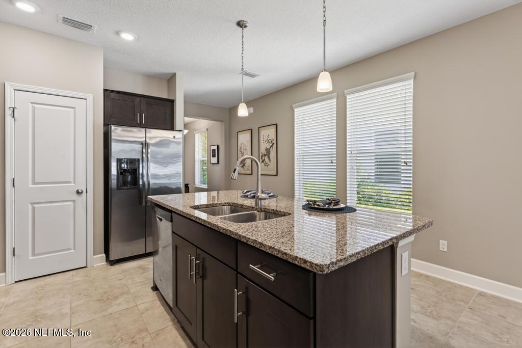 73 FOREST EDGE Drive, St. Johns
