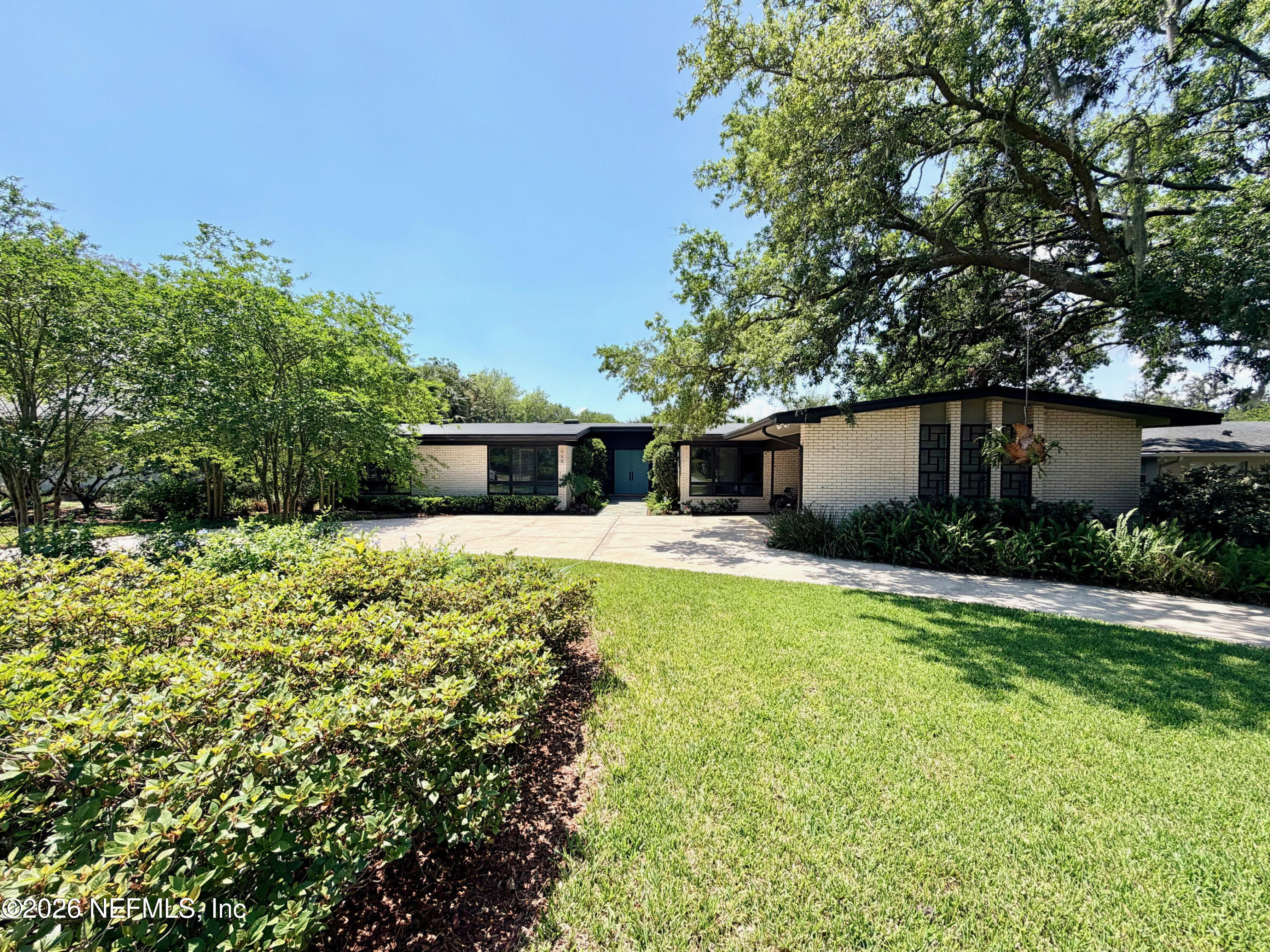 948 OLD GROVE MANOR Manor