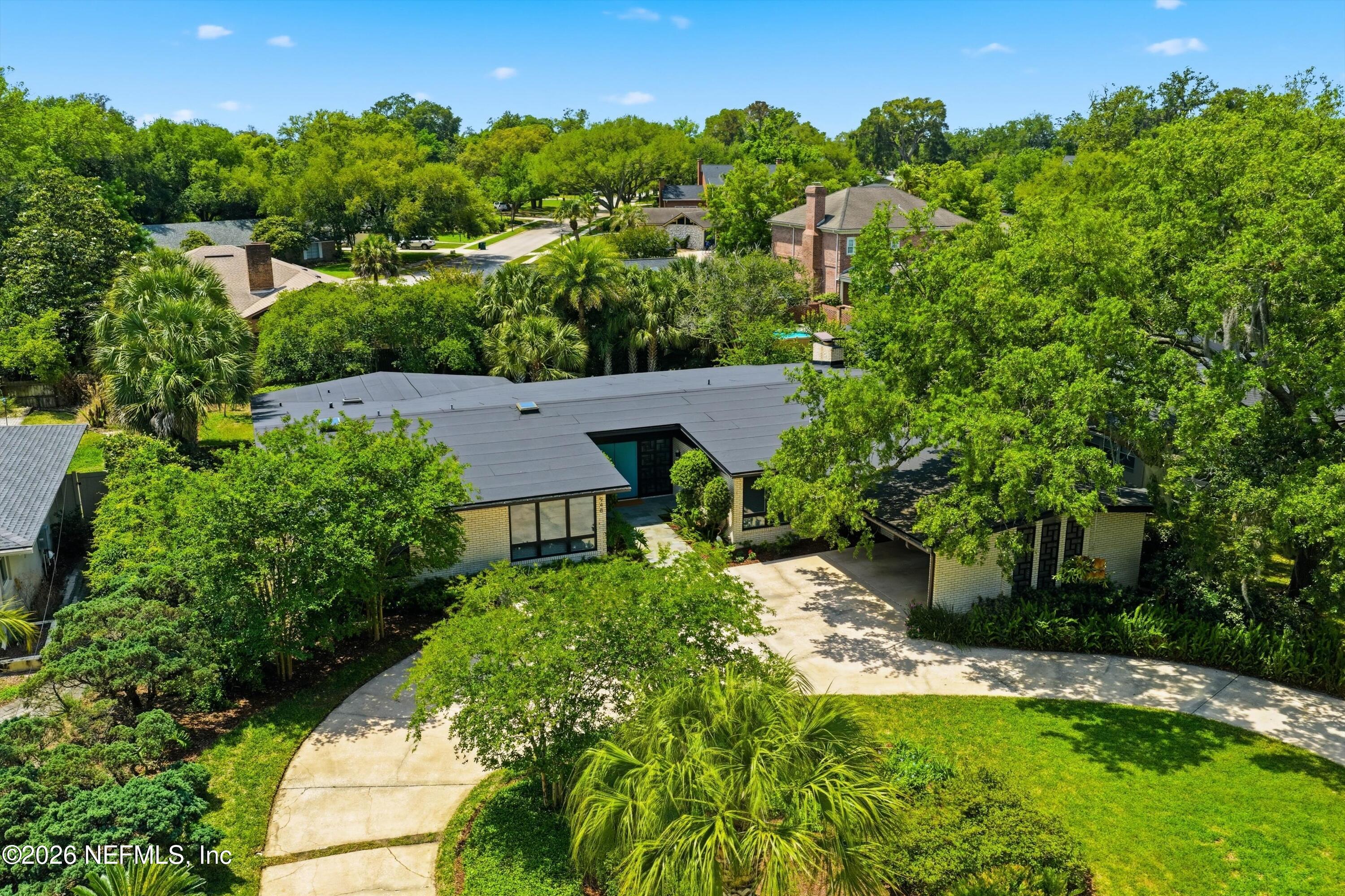 948 OLD GROVE MANOR Manor