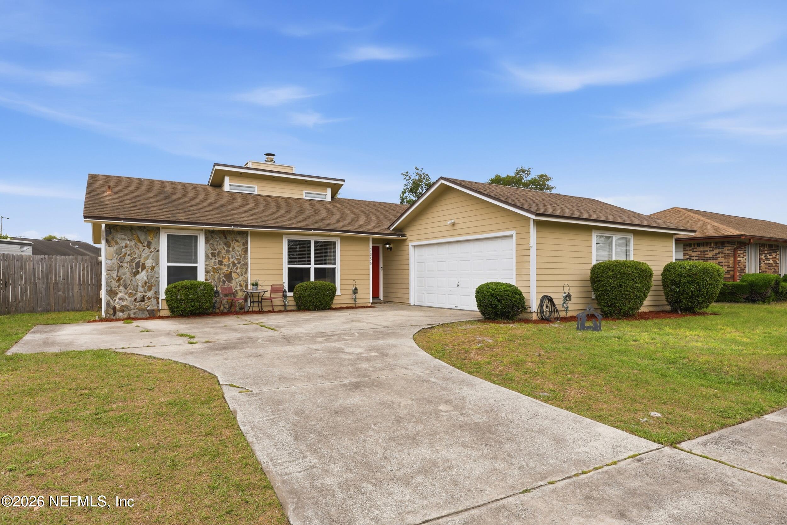 2550 OAKVIEW Drive