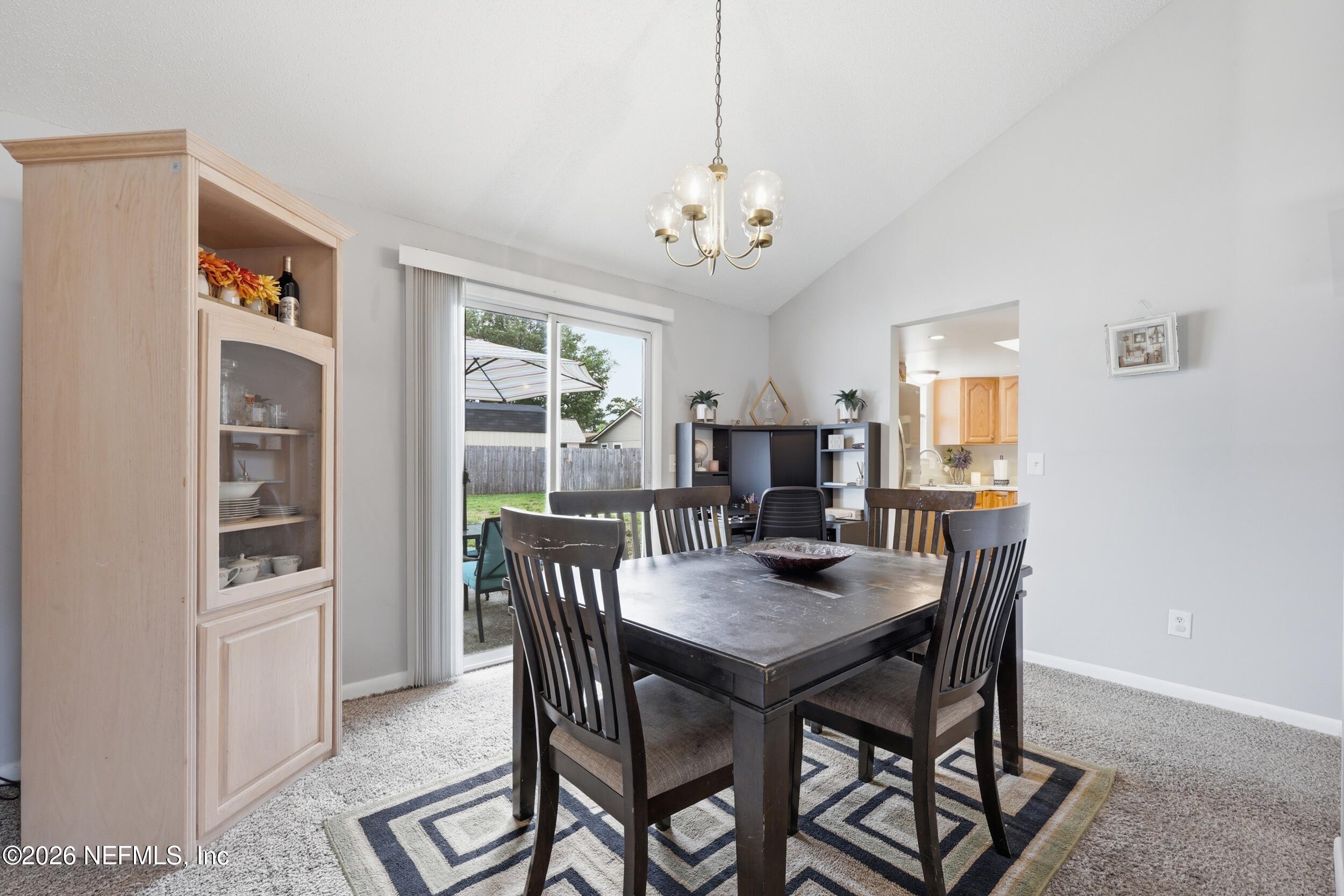 2550 OAKVIEW Drive