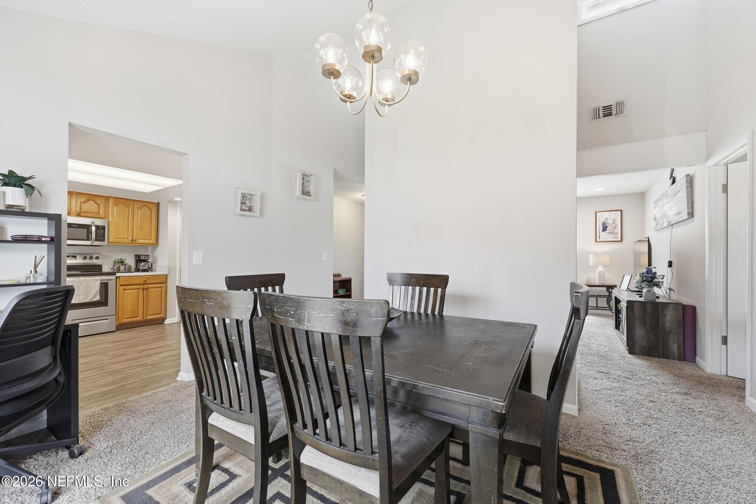 2550 OAKVIEW Drive