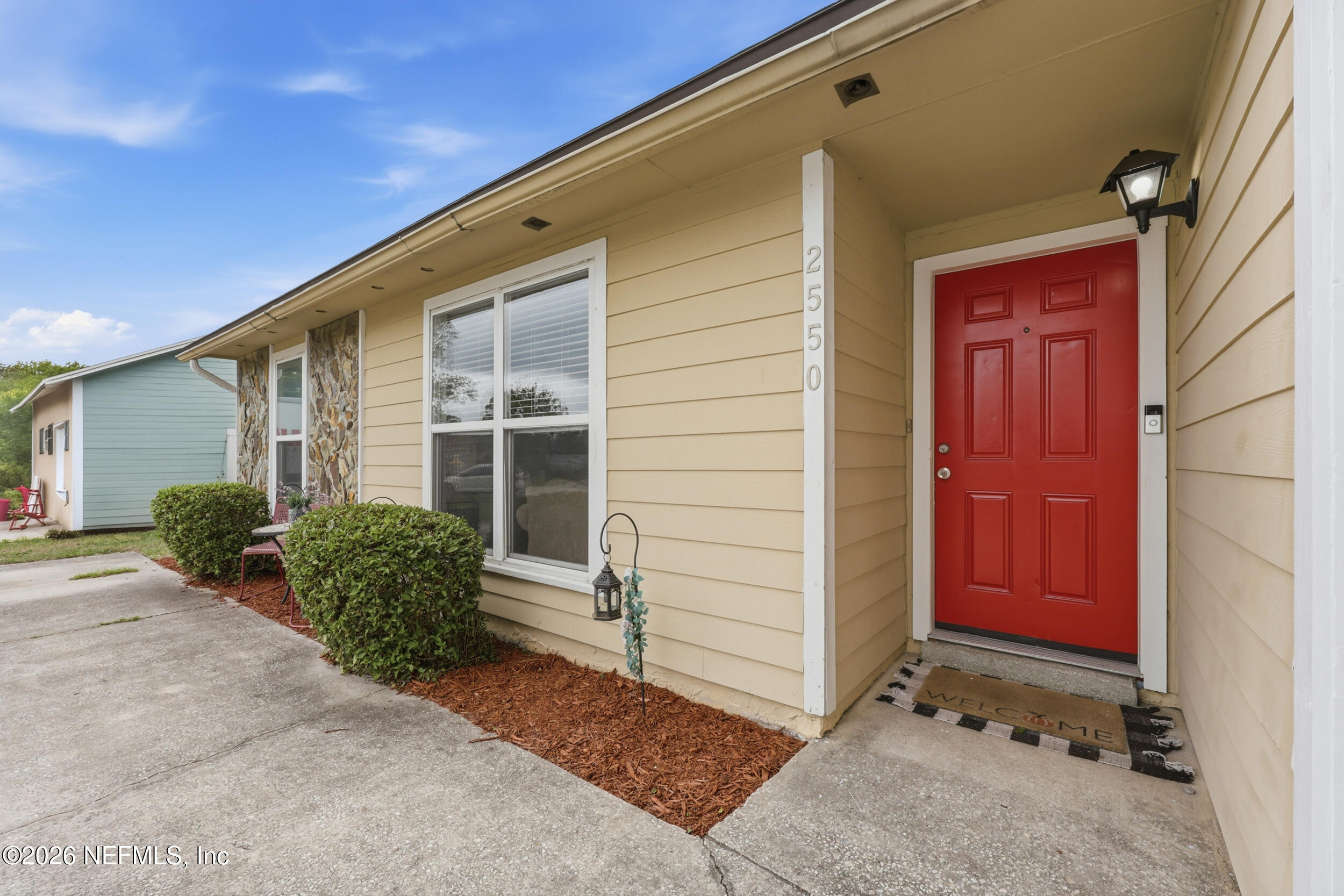 2550 OAKVIEW Drive