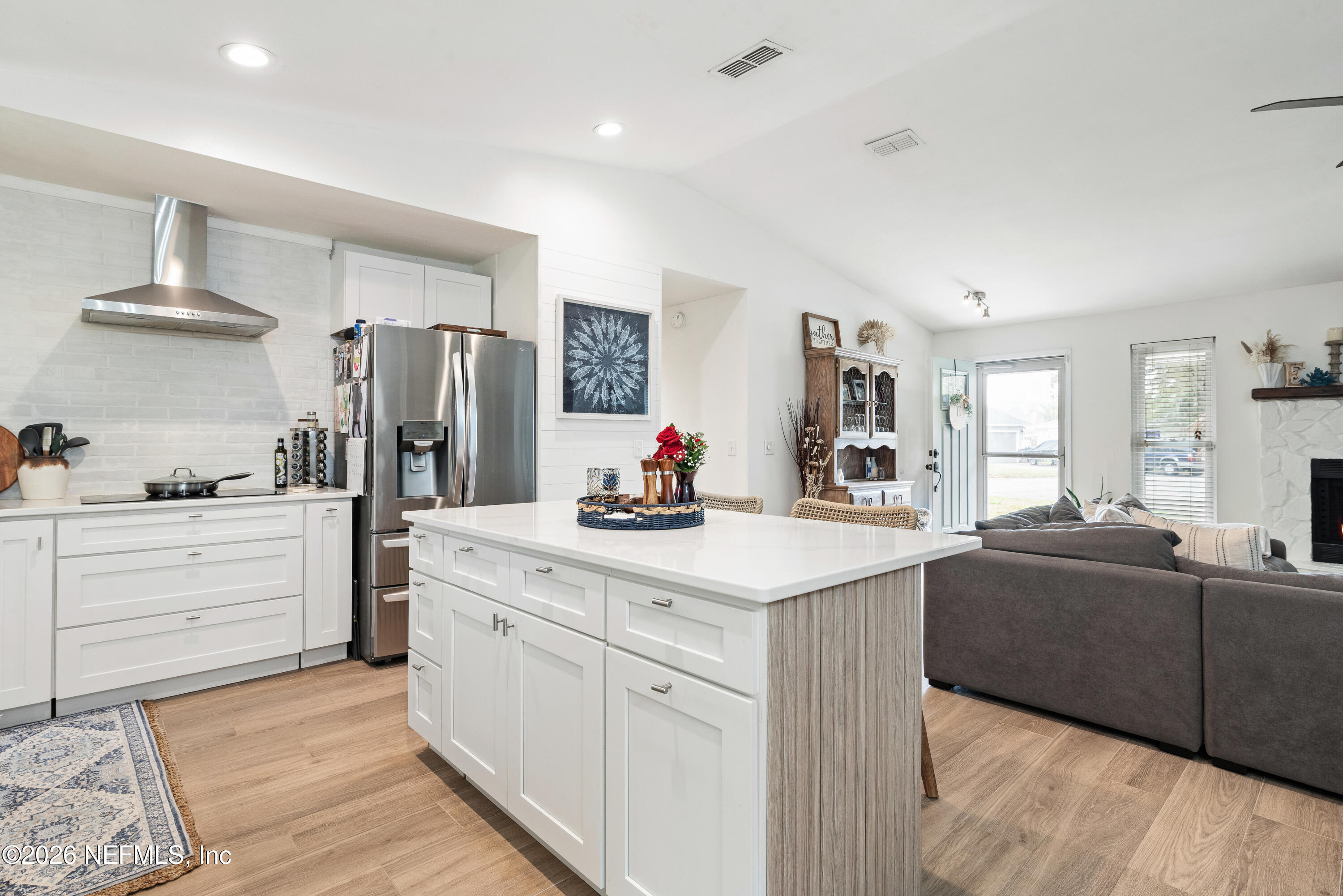 578 PEREGRINE Court