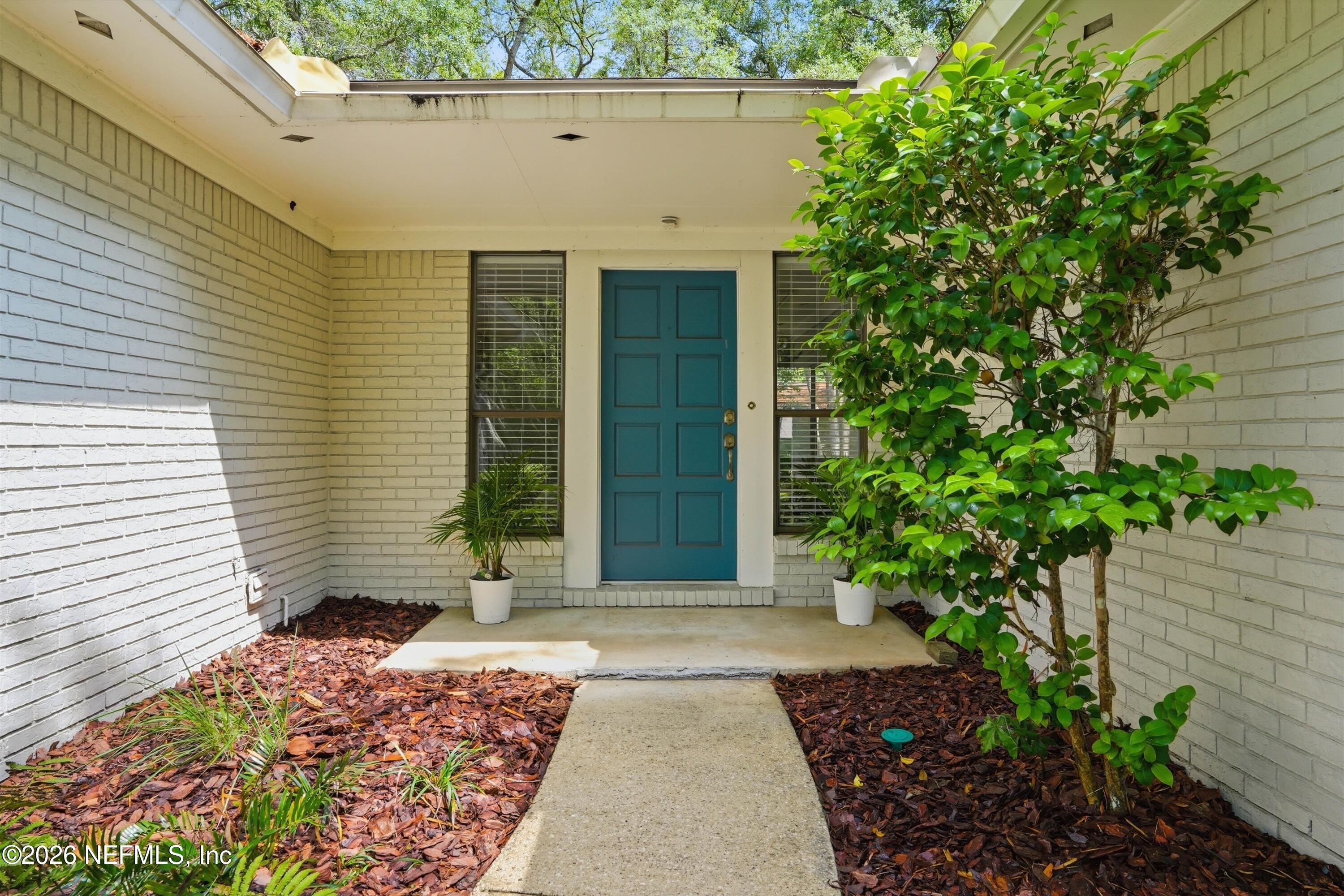 1528 LEEWARD Lane