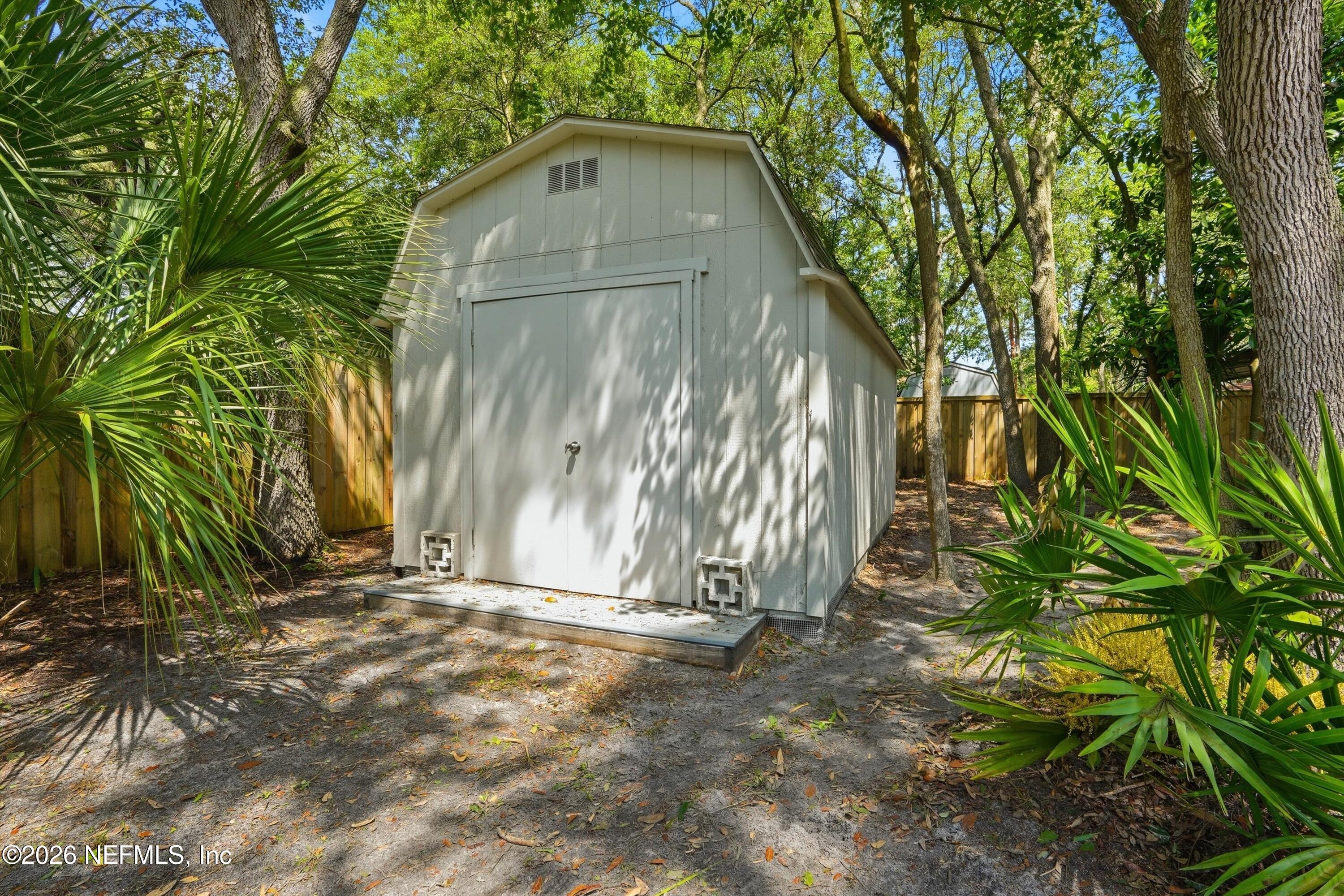 1528 LEEWARD Lane