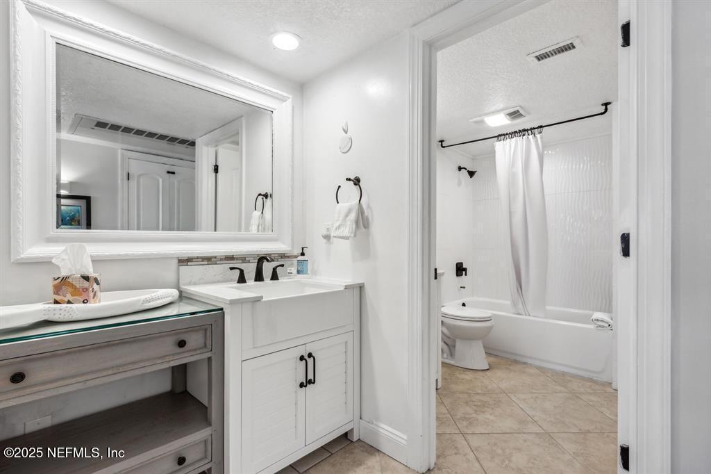 223 SANDCASTLES Court