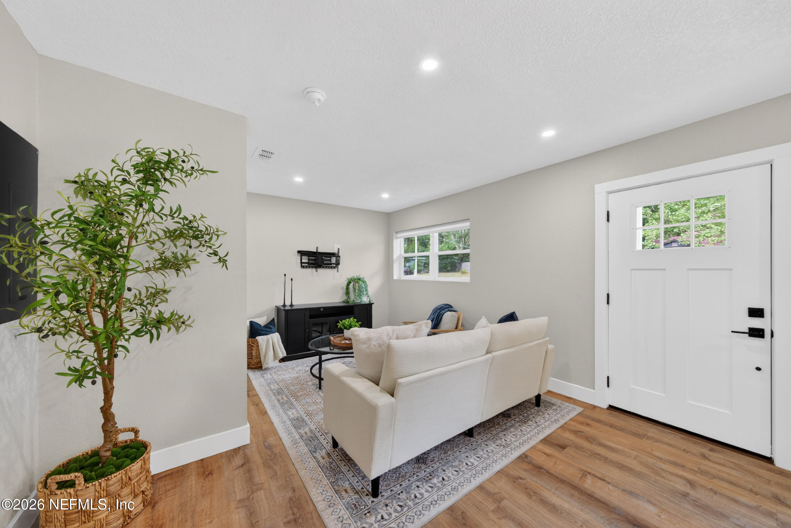 1364 DOMAS Drive