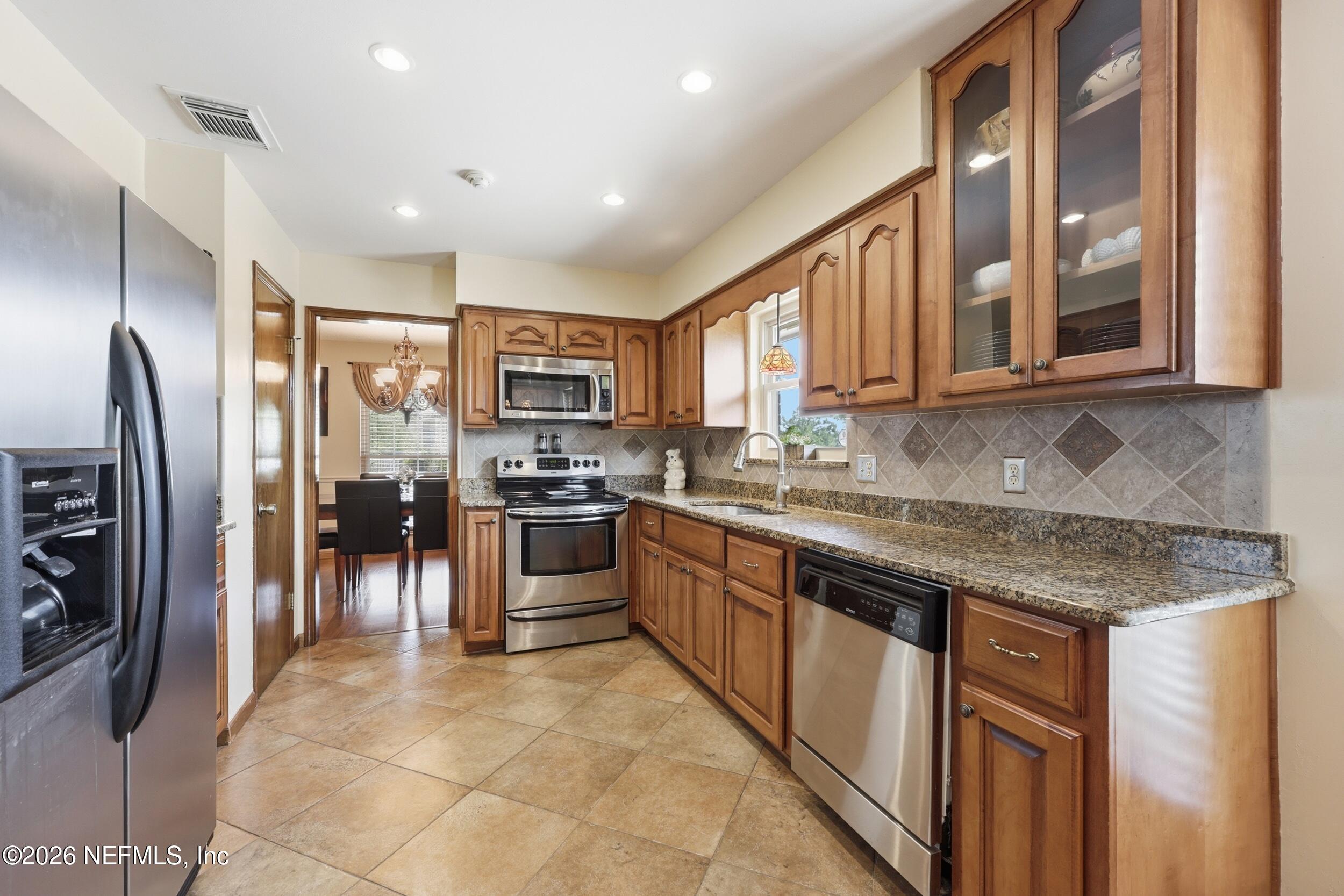 923 RIDGEWAY Court