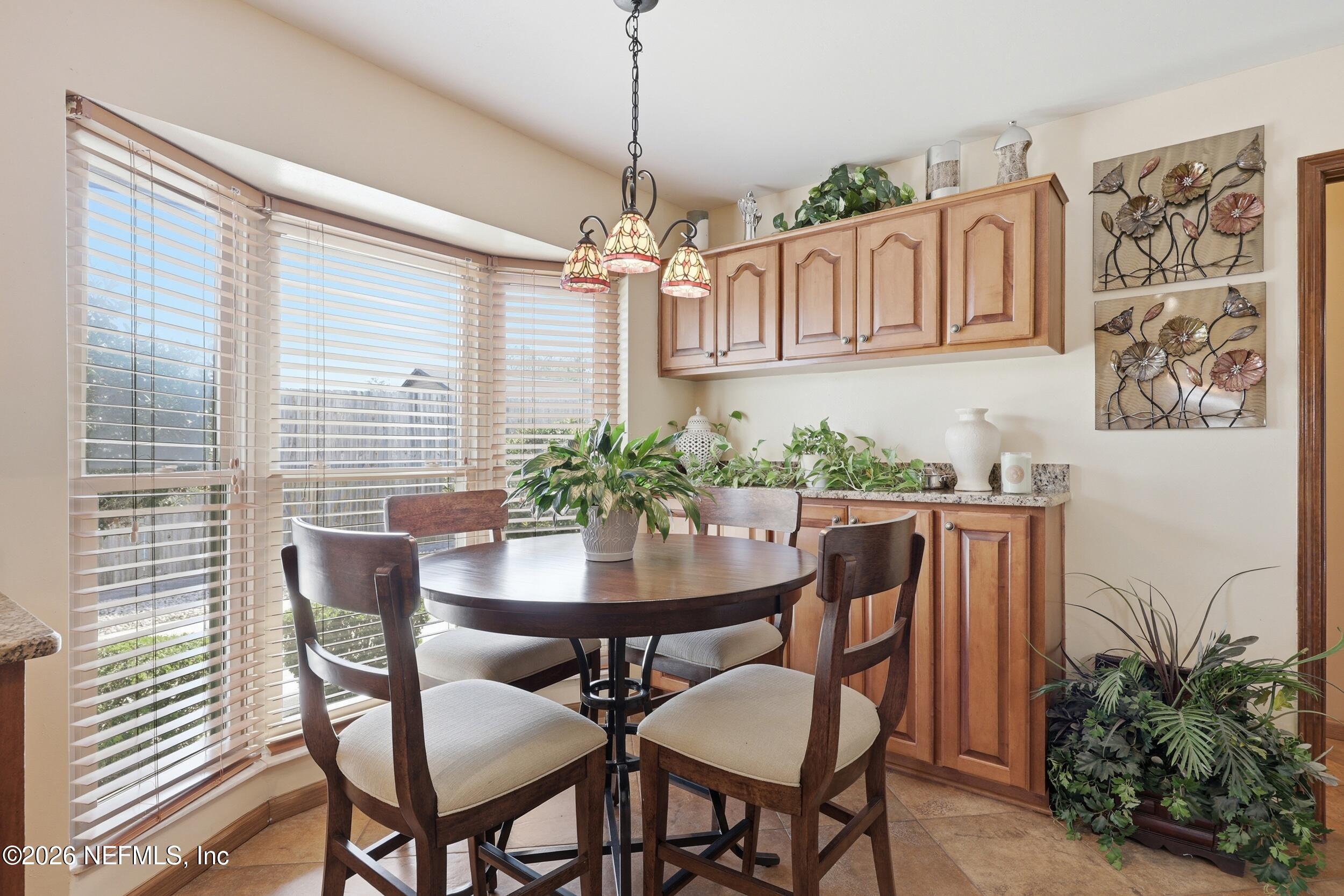 923 RIDGEWAY Court