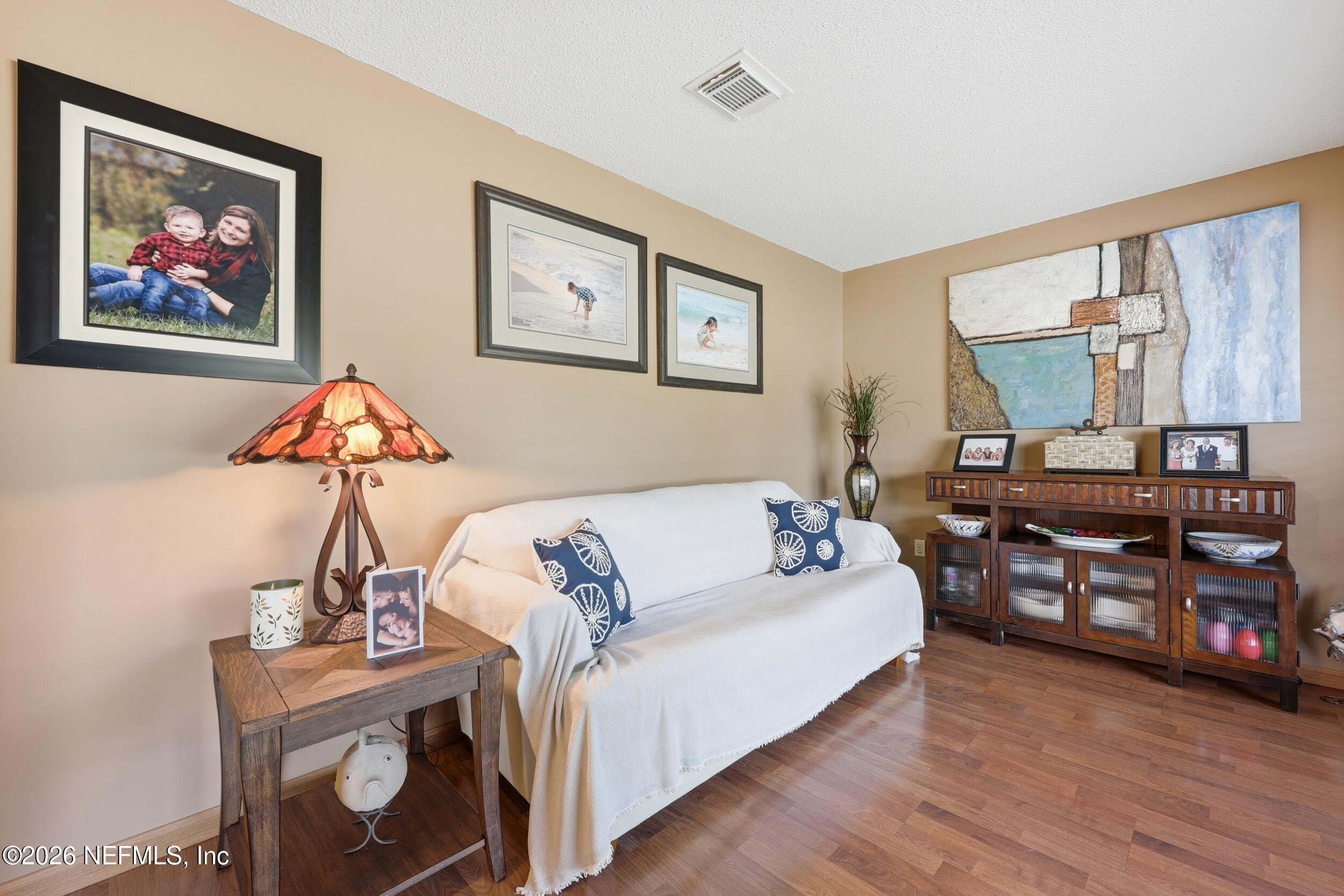 923 RIDGEWAY Court