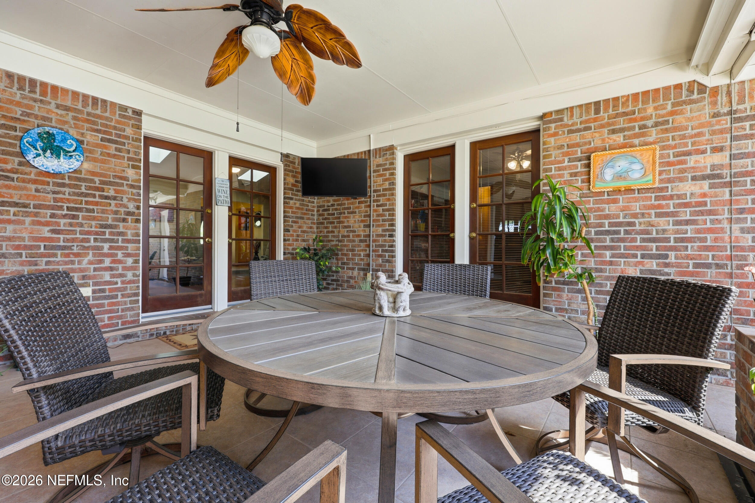 923 RIDGEWAY Court