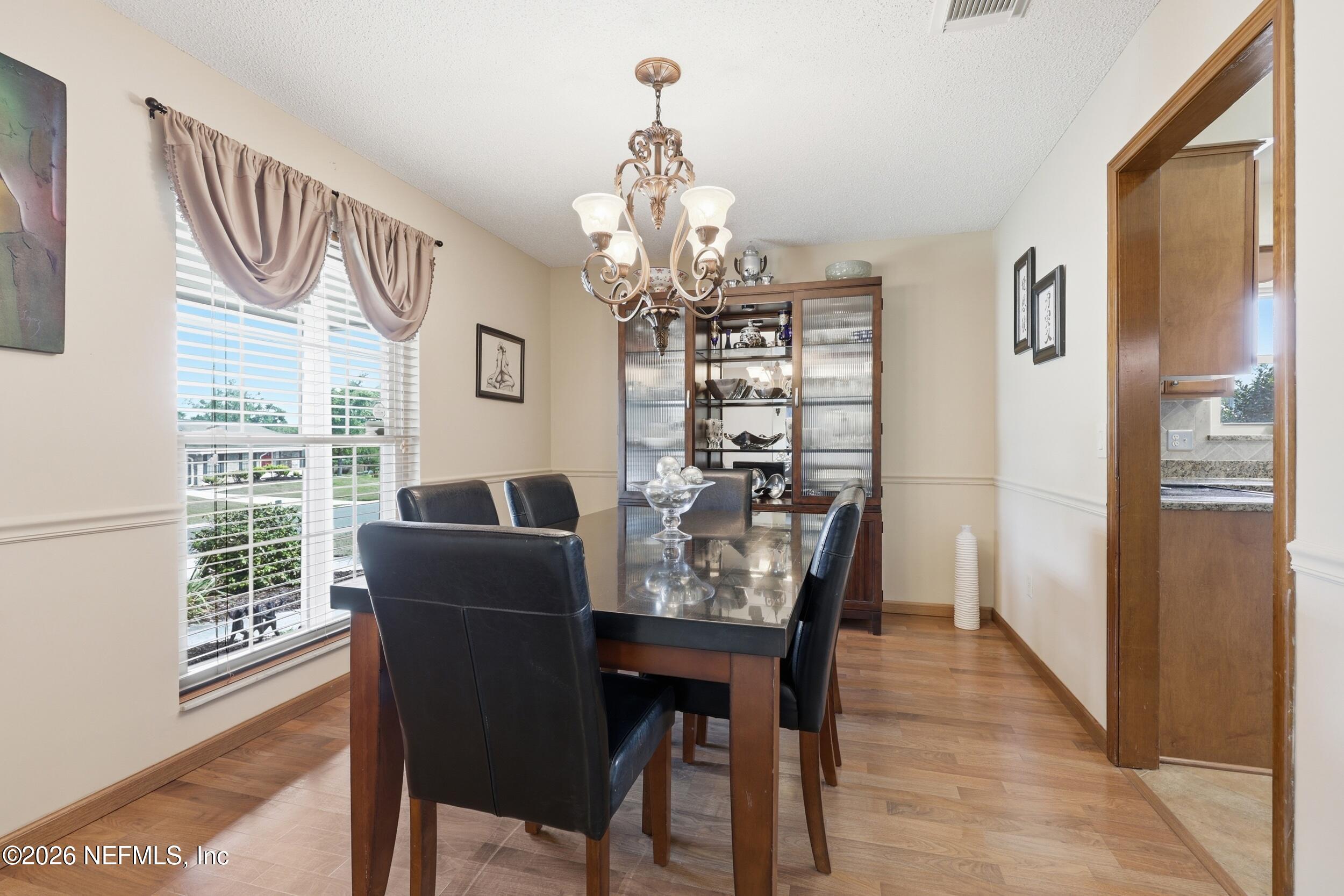 923 RIDGEWAY Court
