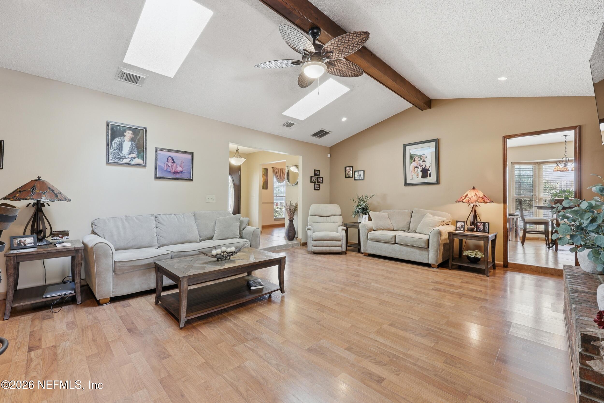 923 RIDGEWAY Court