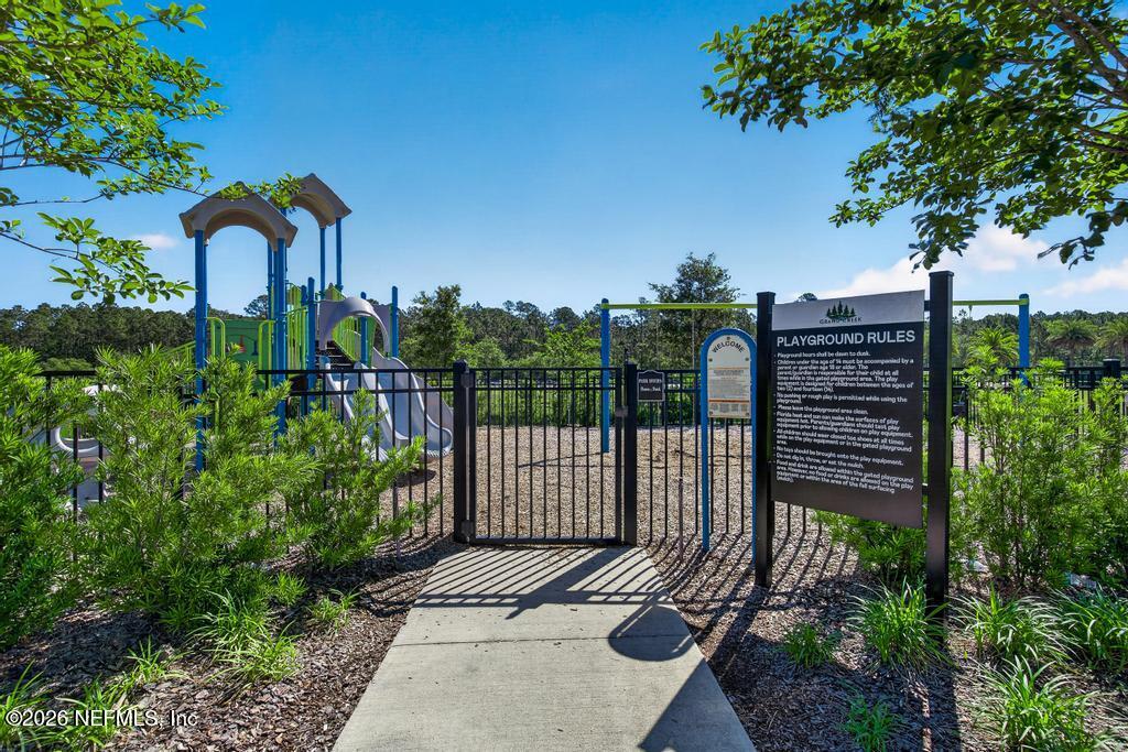 872 Brown Bear Run, St. Johns