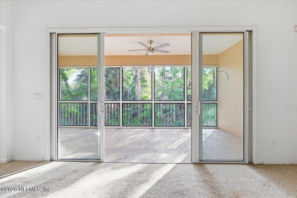 8521 LITTLE SWIFT Circle 34D