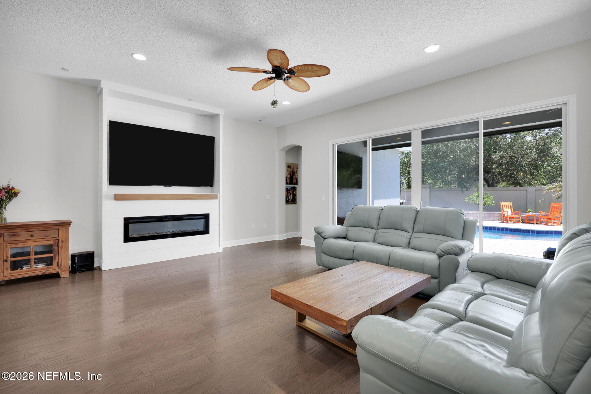 360 CITRUS RIDGE Drive