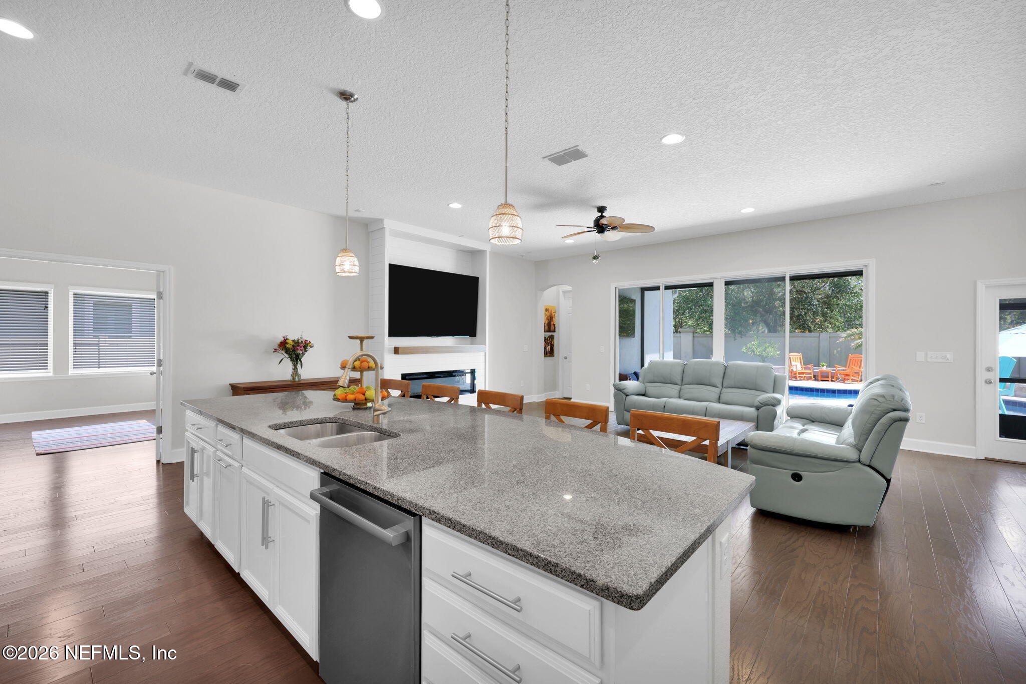 360 CITRUS RIDGE Drive