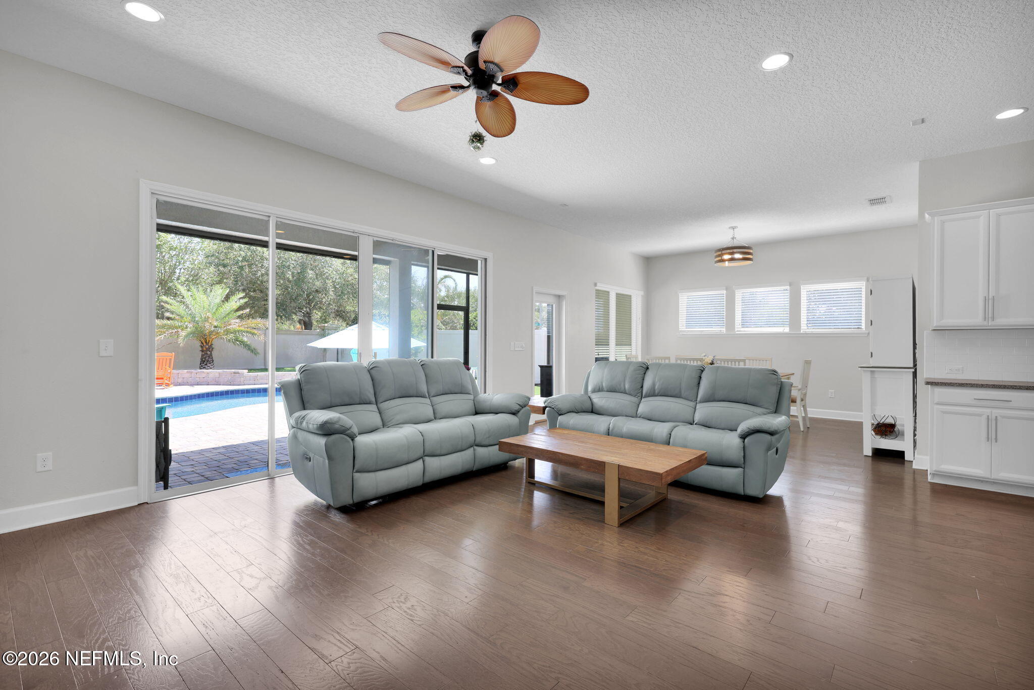 360 CITRUS RIDGE Drive