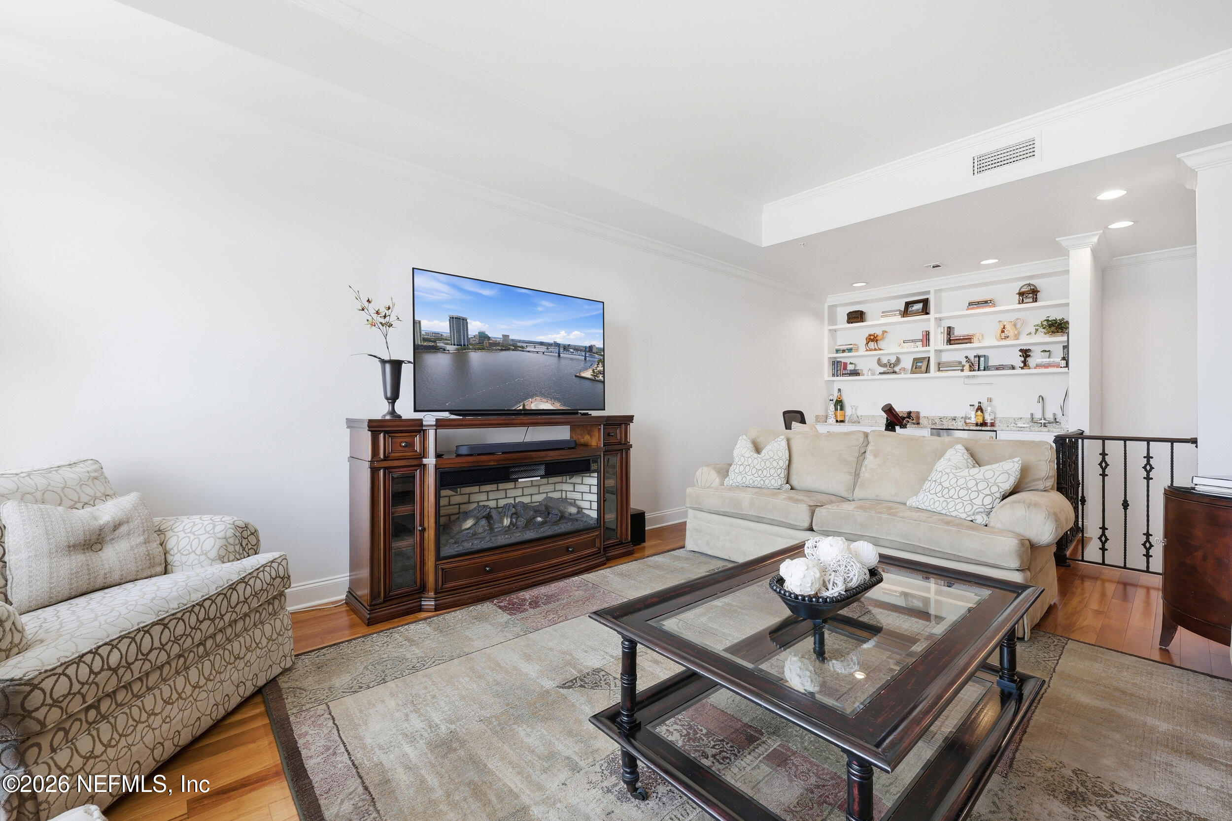 400 E BAY Street PENTHOUSE 4