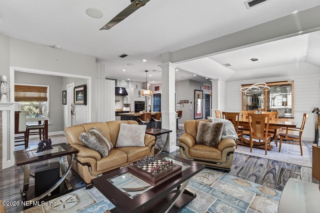 209 GULL Circle