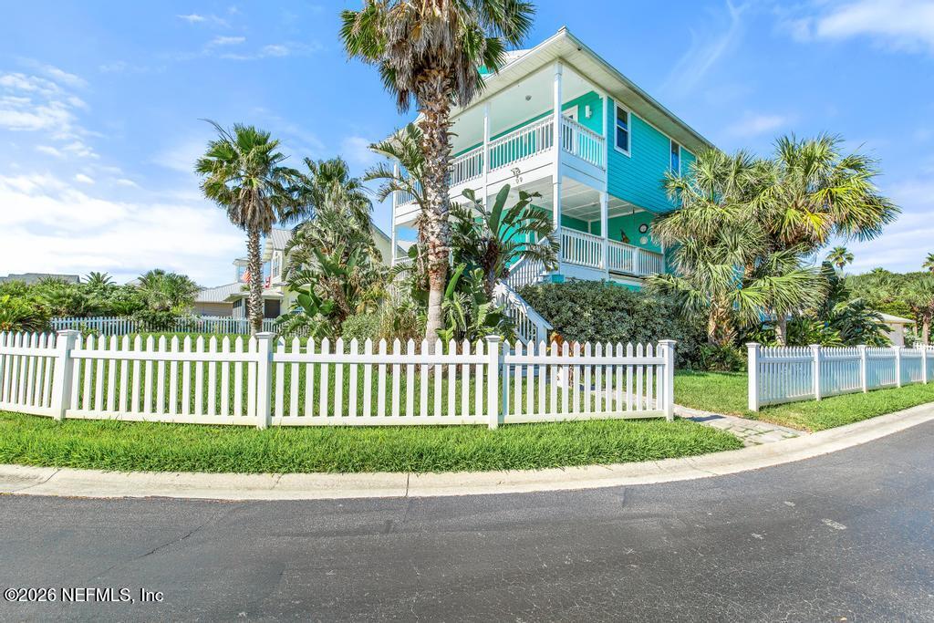 209 GULL Circle