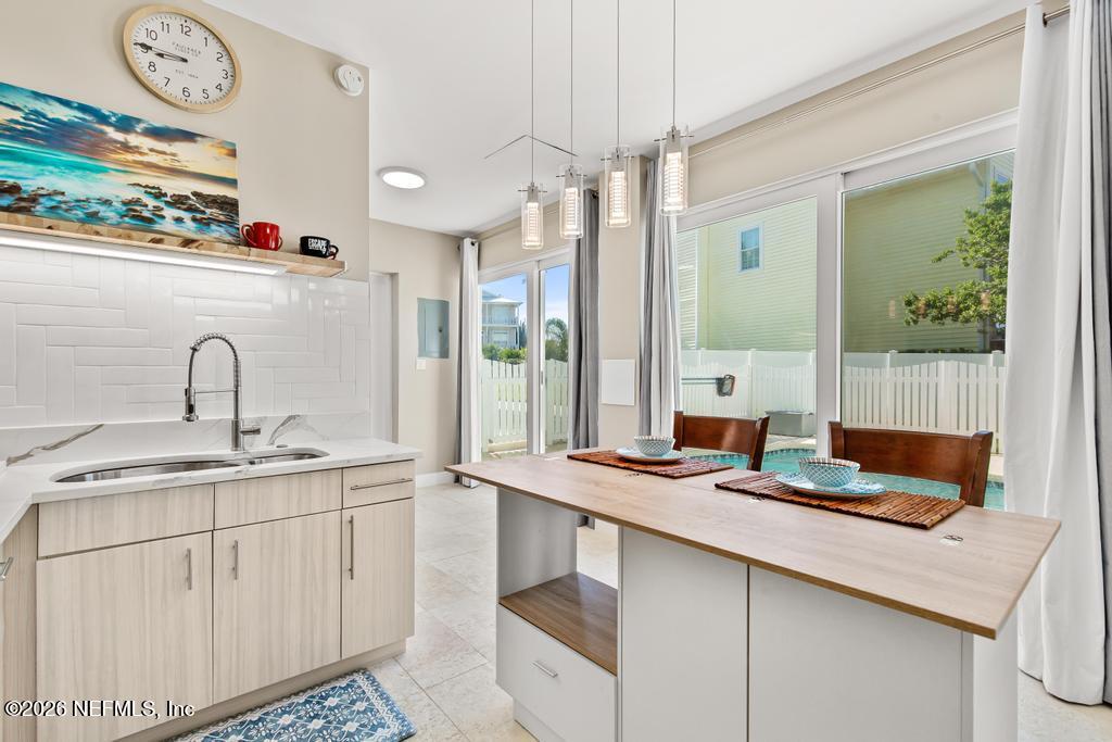 209 GULL Circle