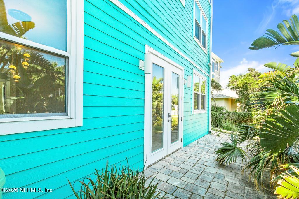 209 GULL Circle
