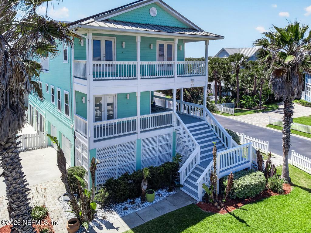 209 GULL Circle