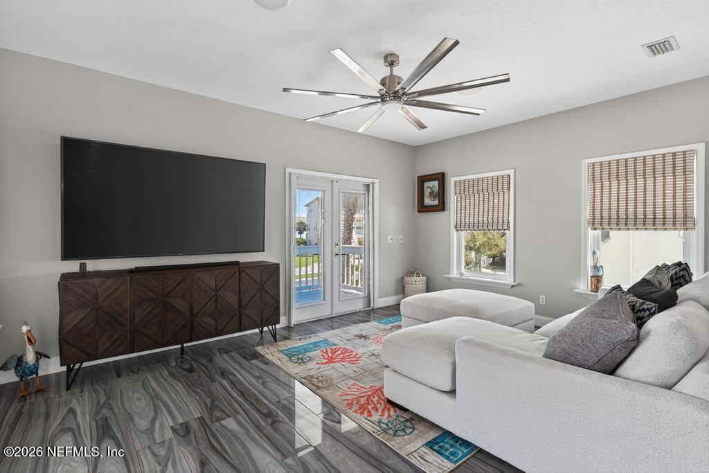 209 GULL Circle