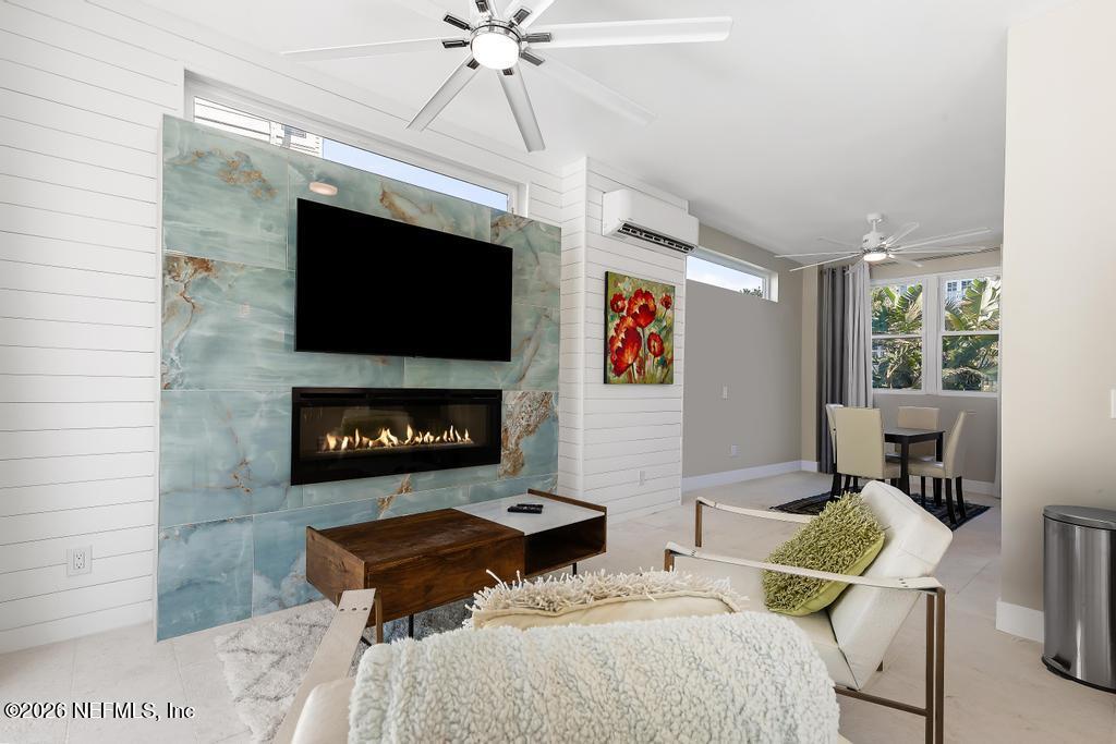 209 GULL Circle