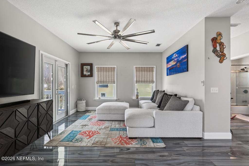 209 GULL Circle