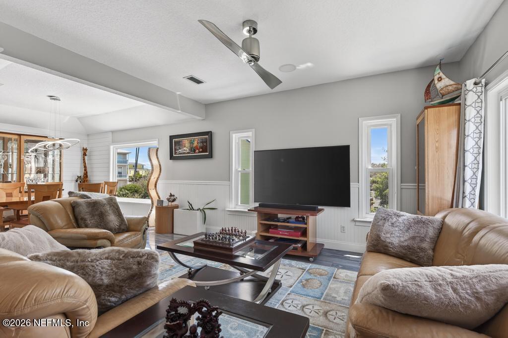 209 GULL Circle