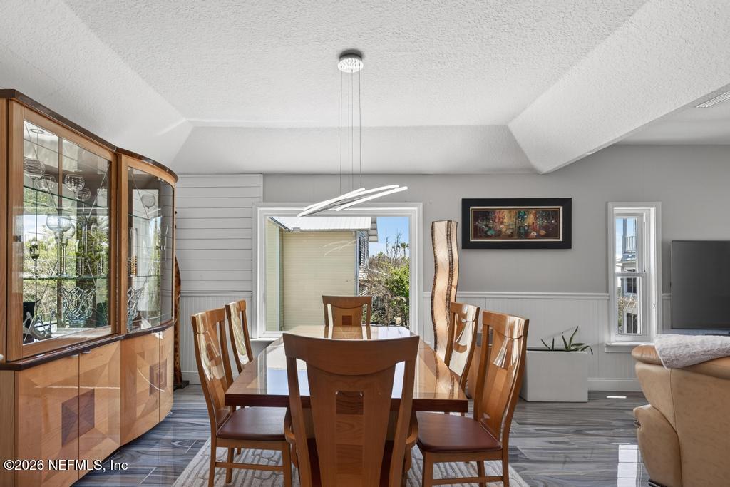 209 GULL Circle