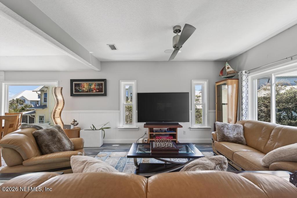 209 GULL Circle