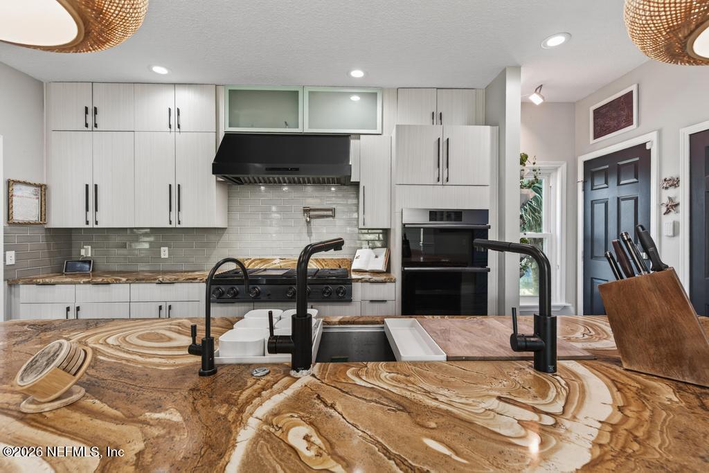 209 GULL Circle
