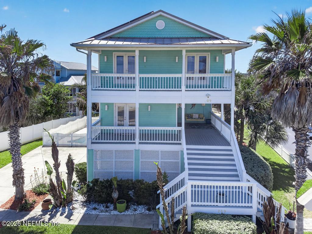209 GULL Circle