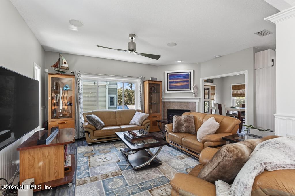 209 GULL Circle