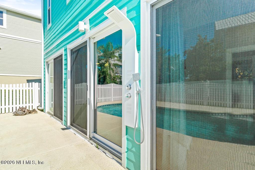 209 GULL Circle