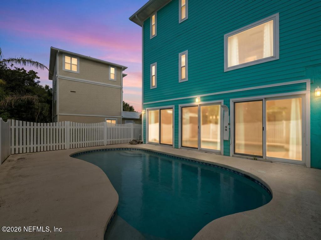 209 GULL Circle