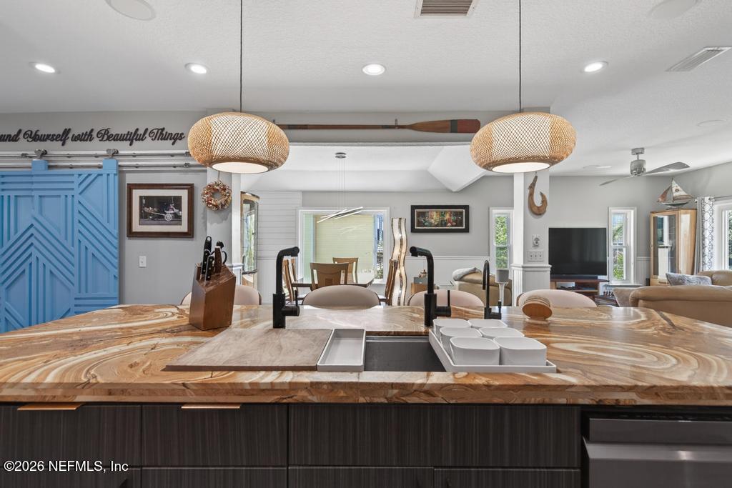 209 GULL Circle