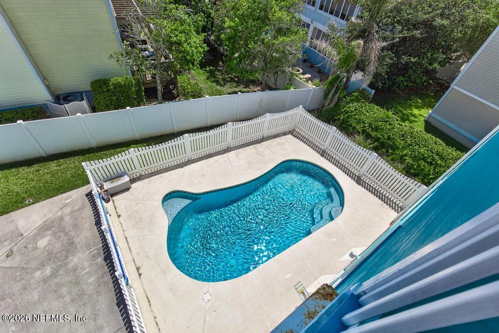 209 GULL Circle
