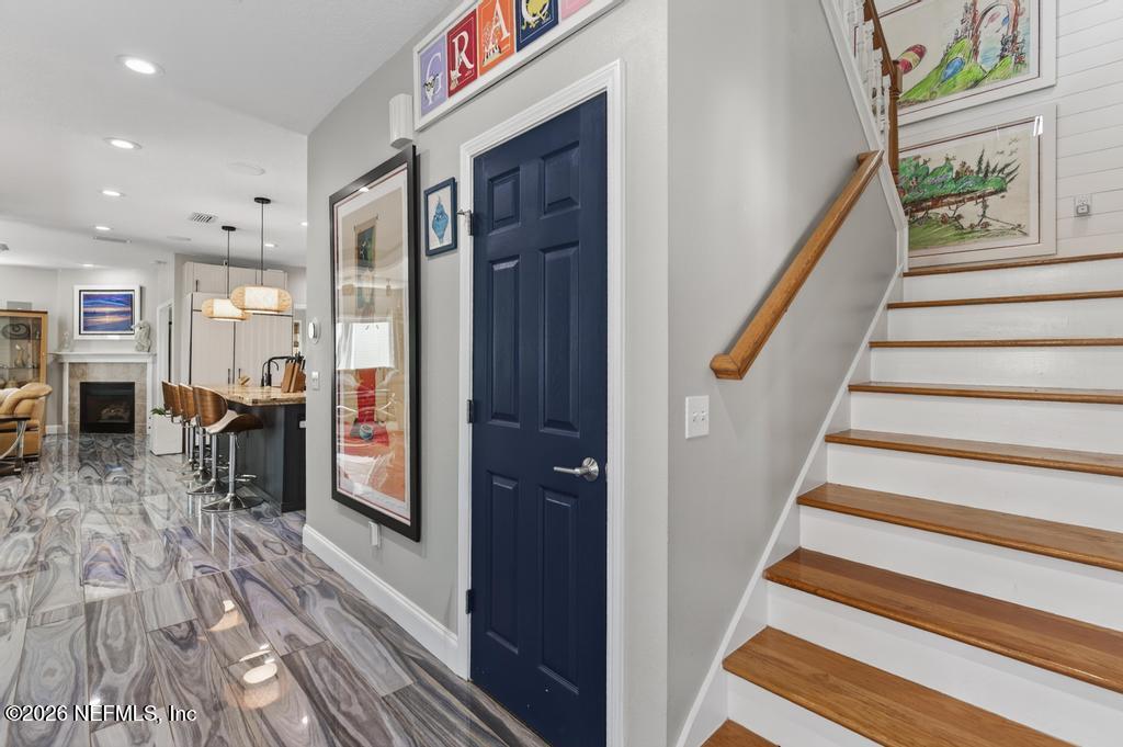 209 GULL Circle