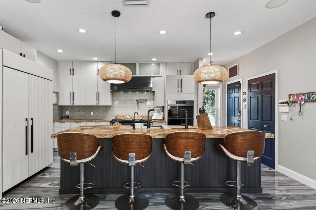 209 GULL Circle