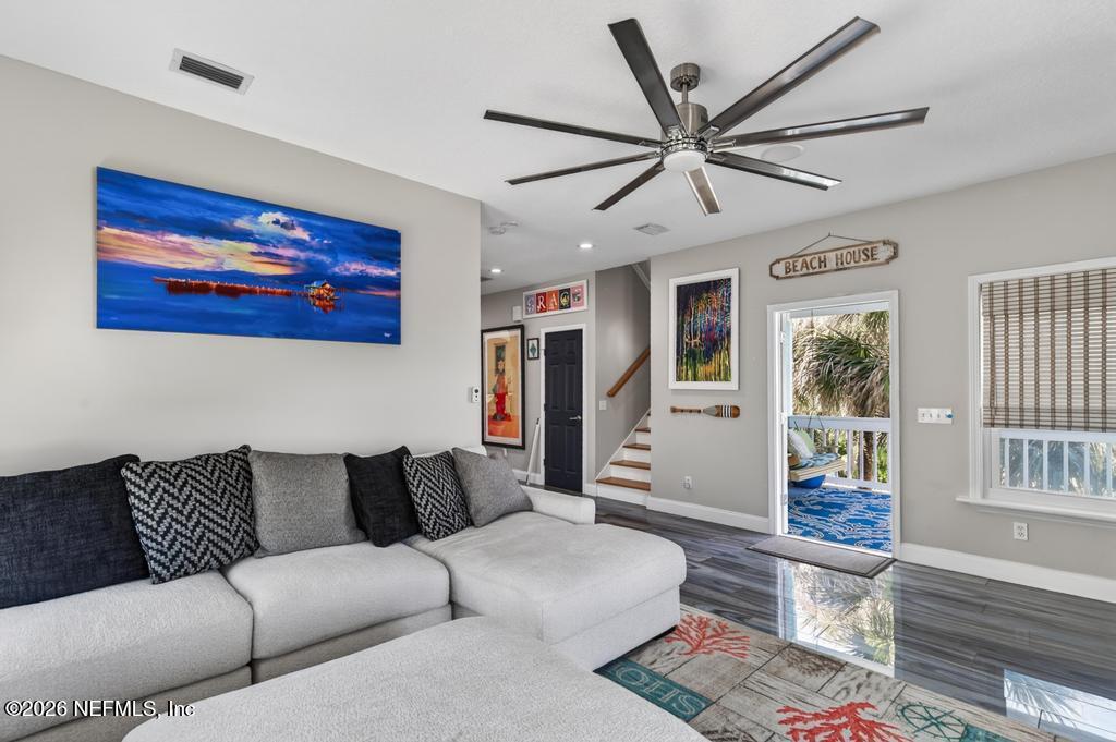 209 GULL Circle