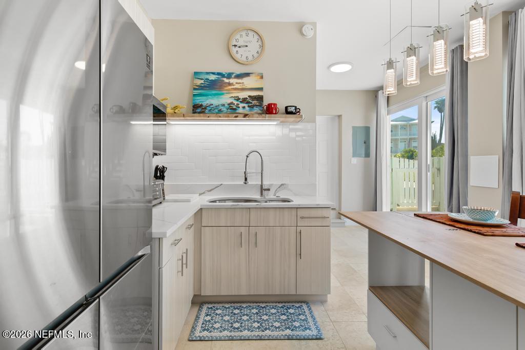 209 GULL Circle