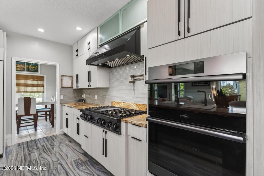 209 GULL Circle