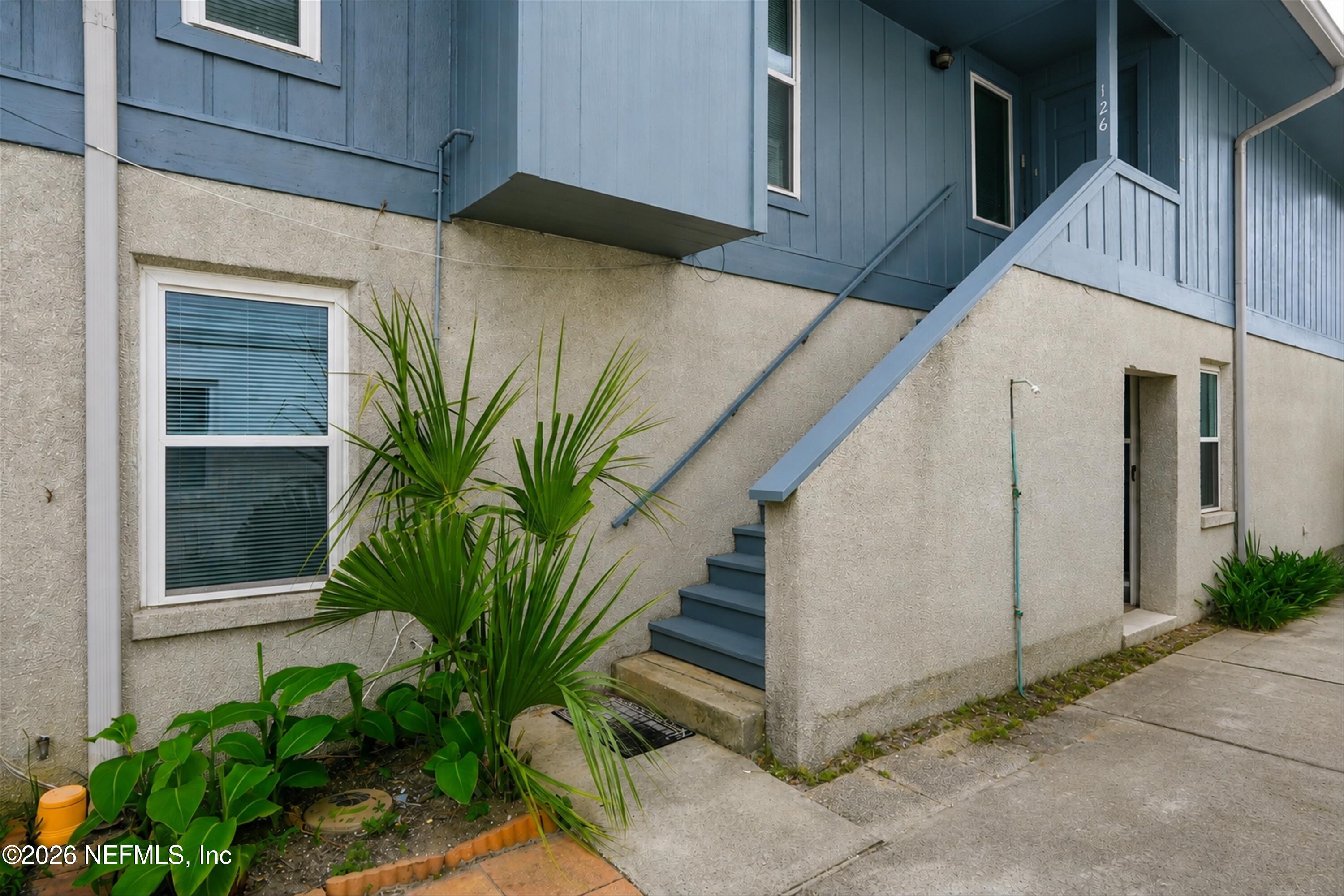 124 HOPKINS Street